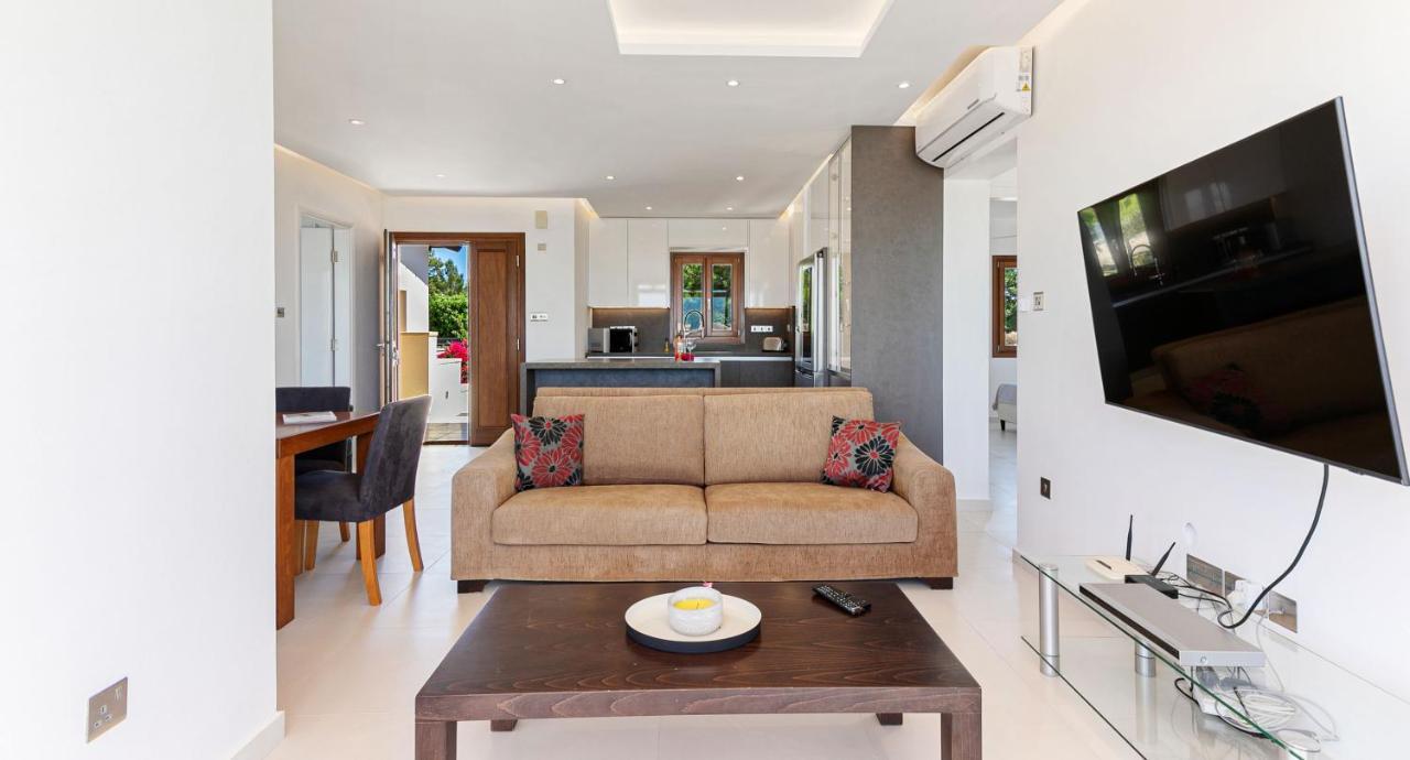 Modern Apartment Nz11 Large Balconies With Sea And Mountain Views Kouklia Exterior photo