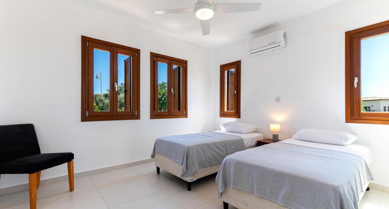 Modern Apartment Nz11 Large Balconies With Sea And Mountain Views Kouklia Exterior photo